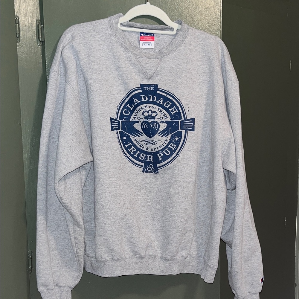 Gray Claddagh Irish Pub Men's Sweatshirt
